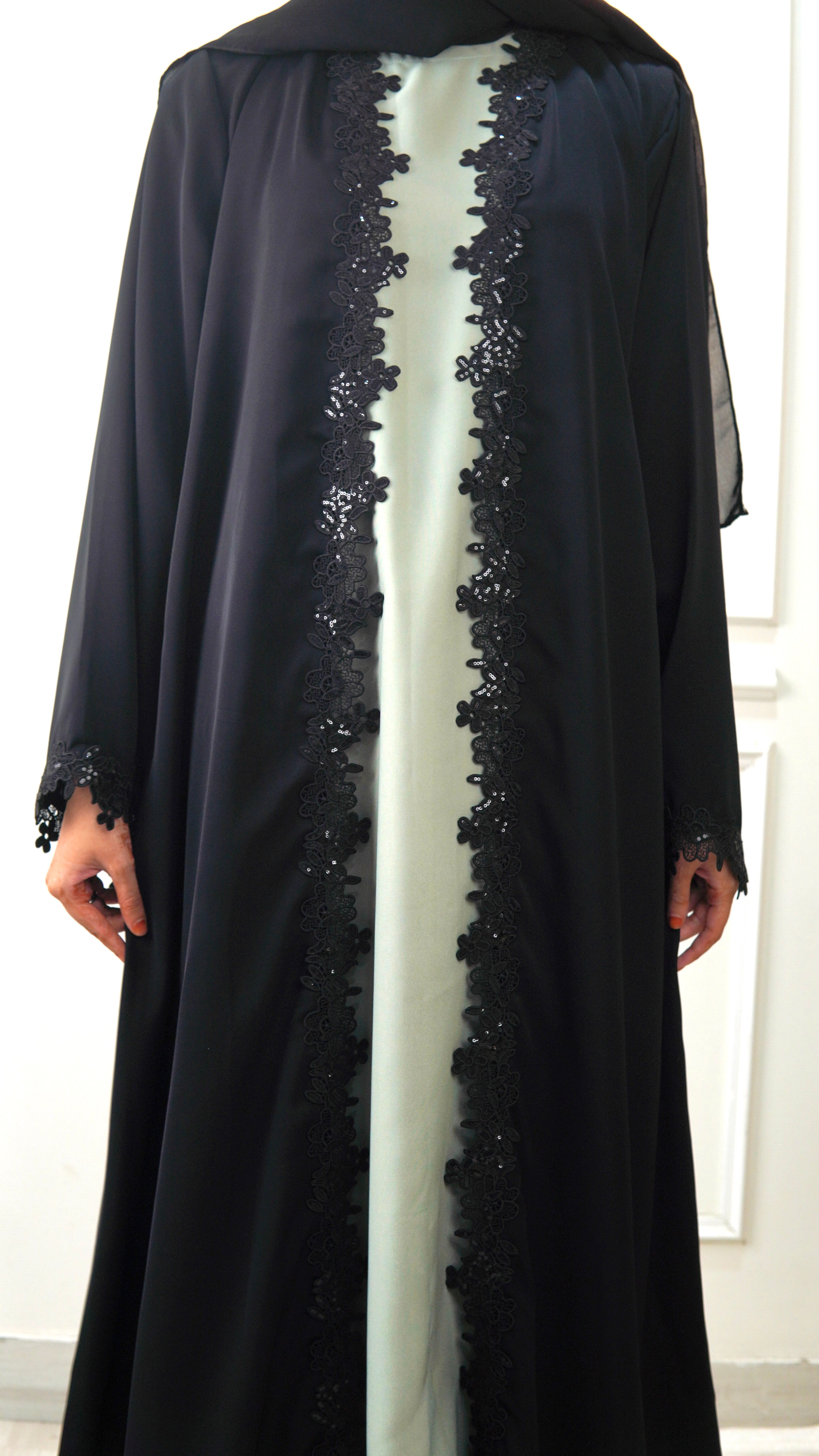 Elara Lace Abaya With Inner