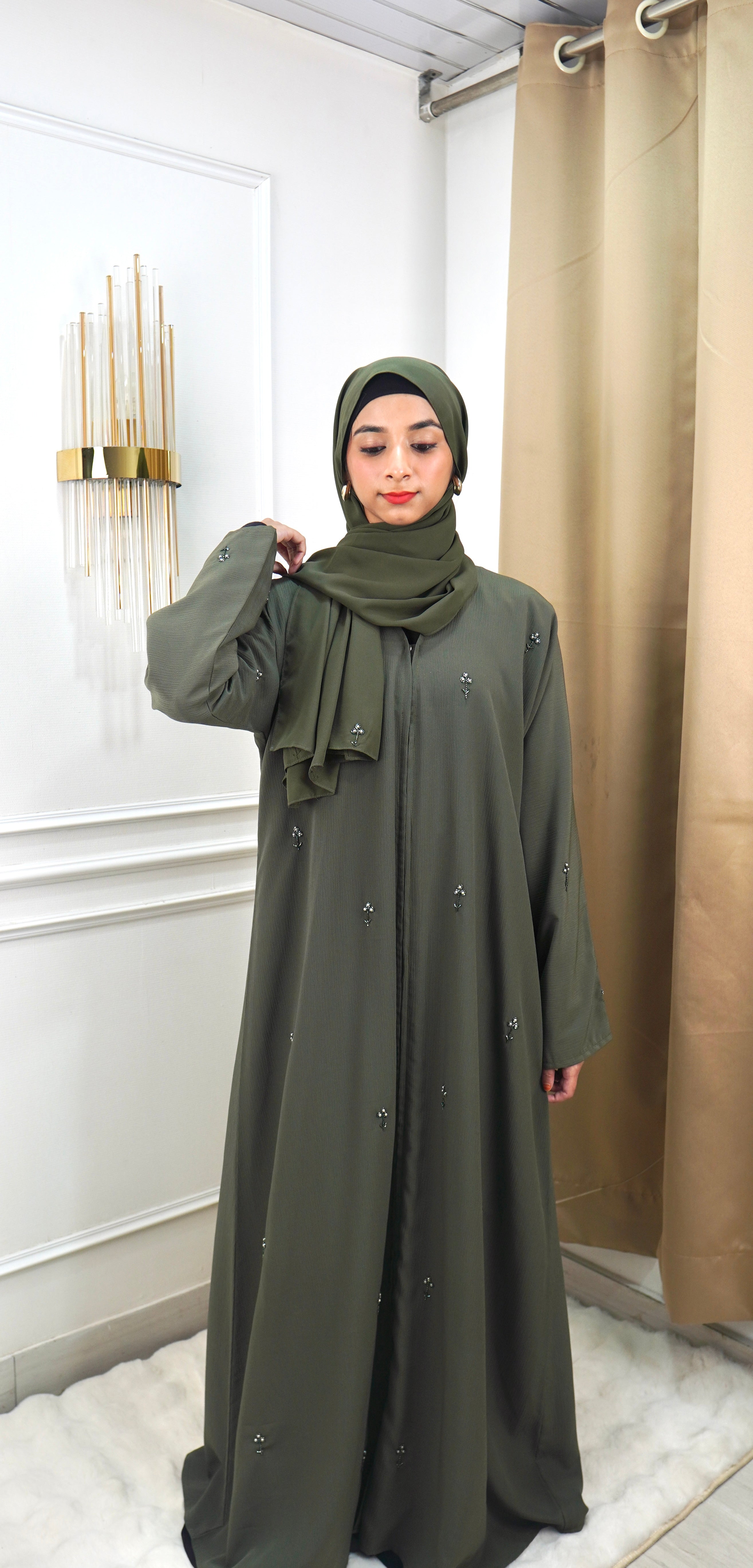 Mehrosh Abaya (comes with matching hijab).   Dispatches in 5-6 days