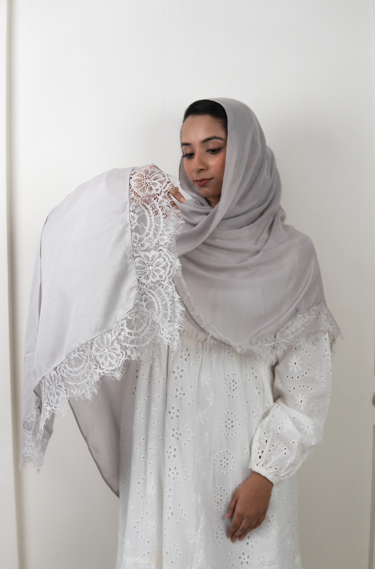 Light grey - Lace Modal Hijab