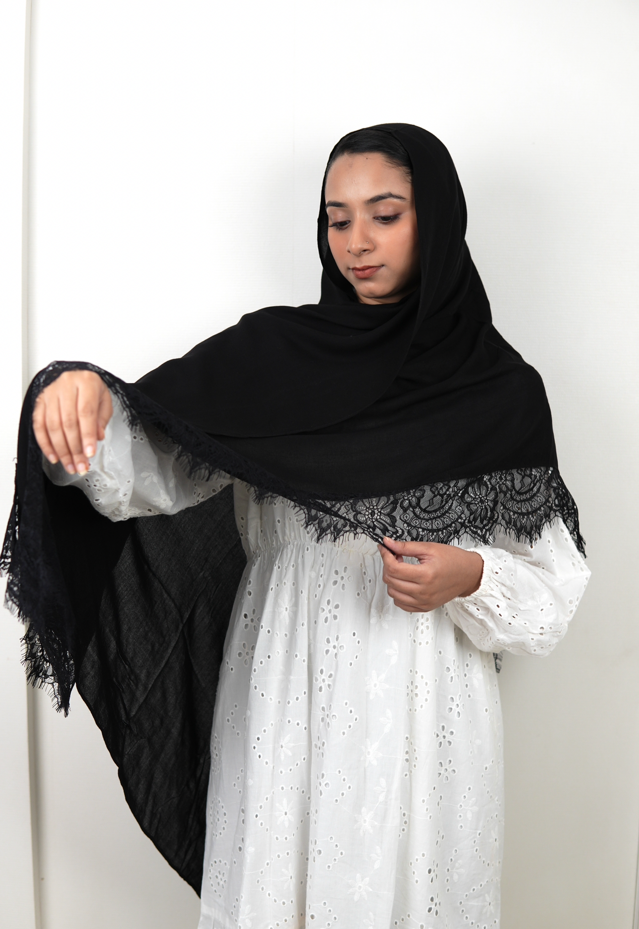 Black - Lace Modal Hijab