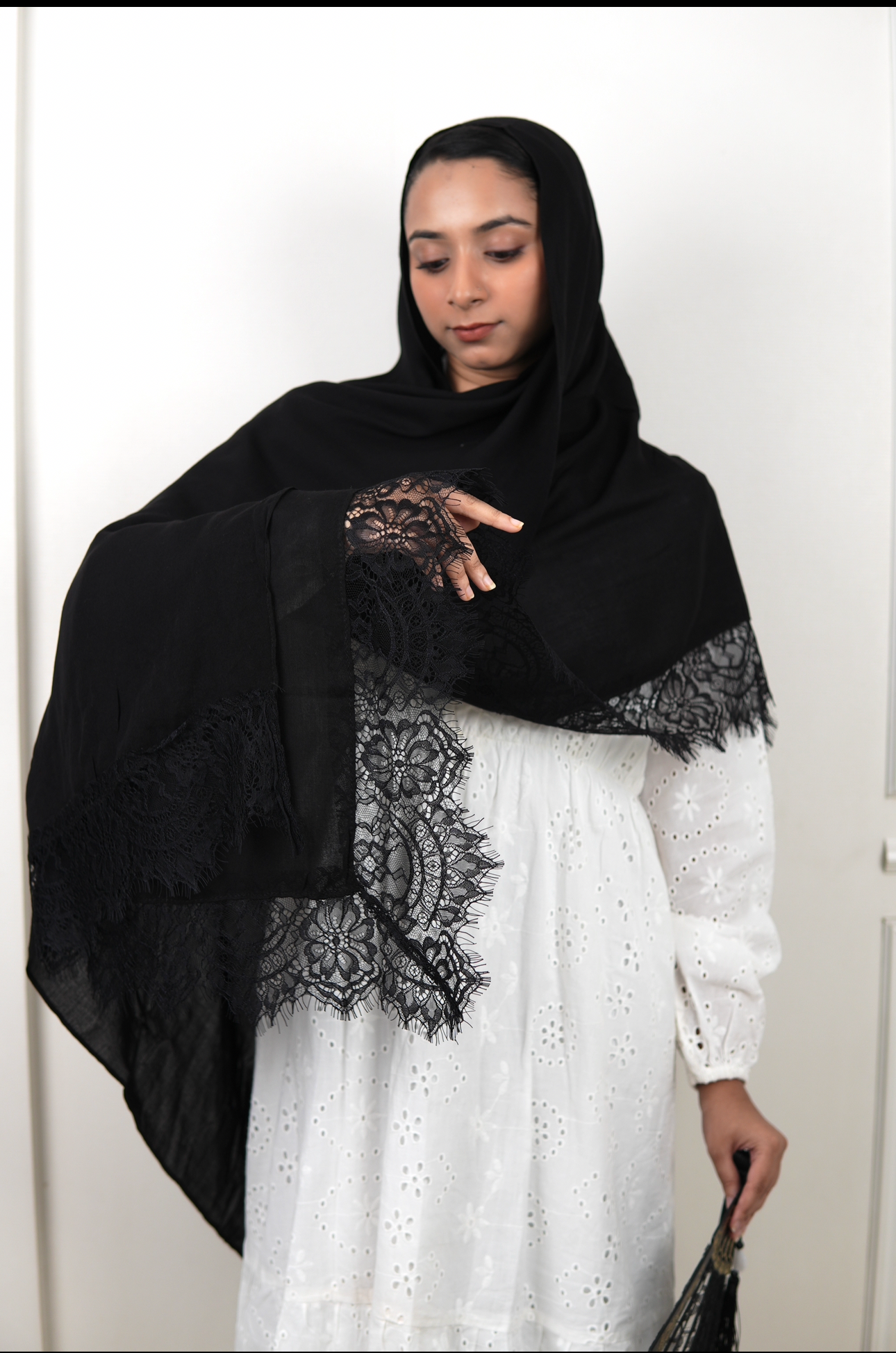 Black - Lace Modal Hijab