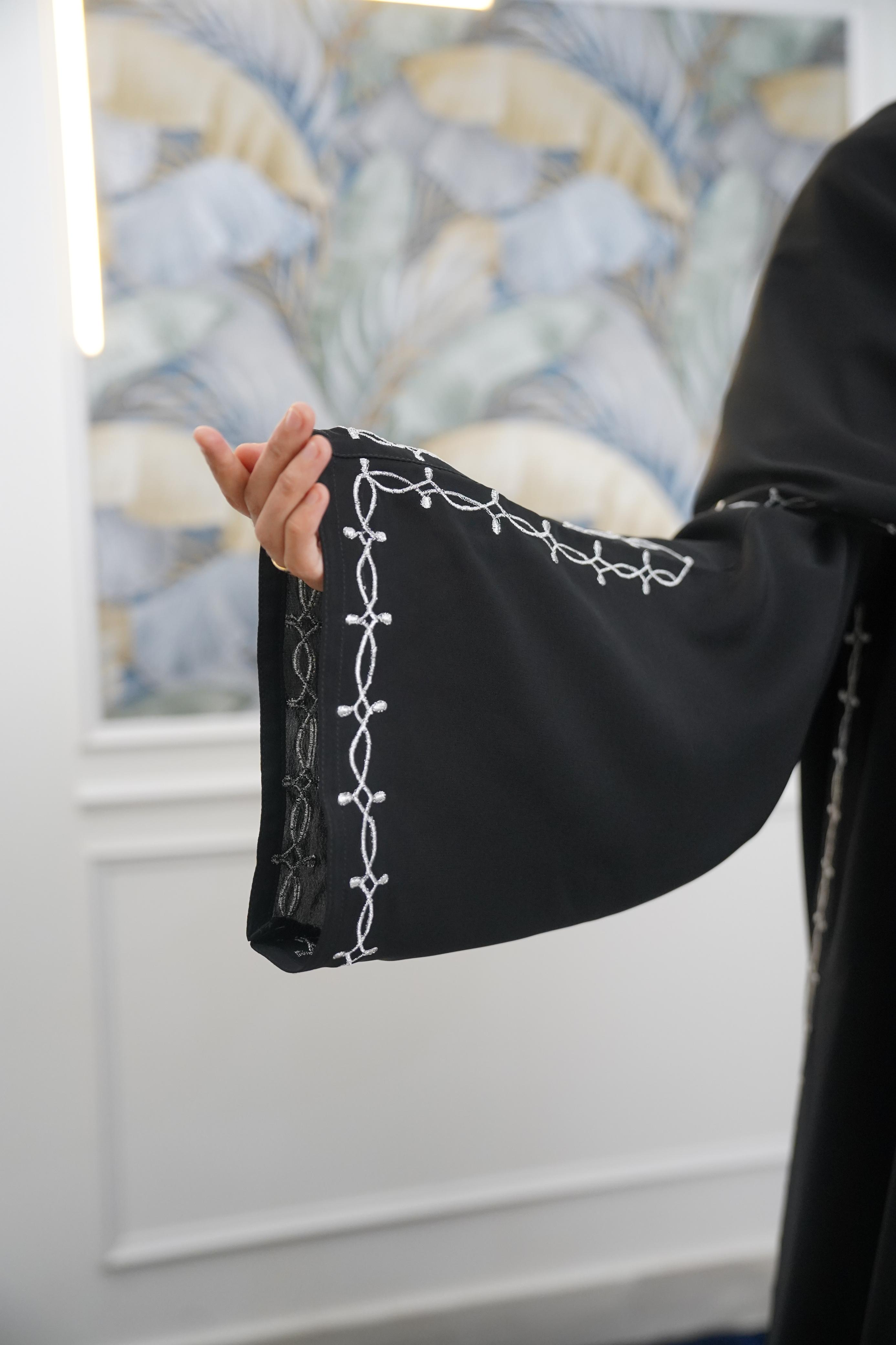 Maira Abaya set [takes upto 10-12 days]