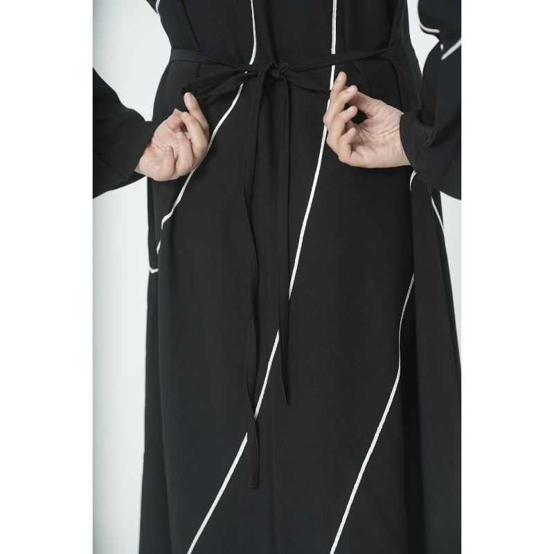 Aura - Black & white Modest outfit.    Discount coupon code (Prebook300)